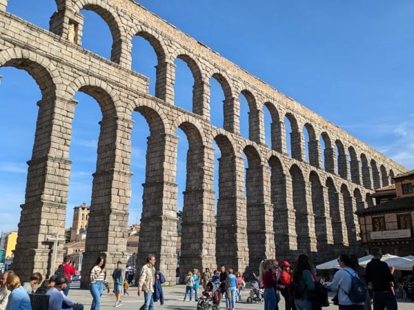 SEGOVIA Y EL ESCORIAL EN VEHICULO PRIVADO