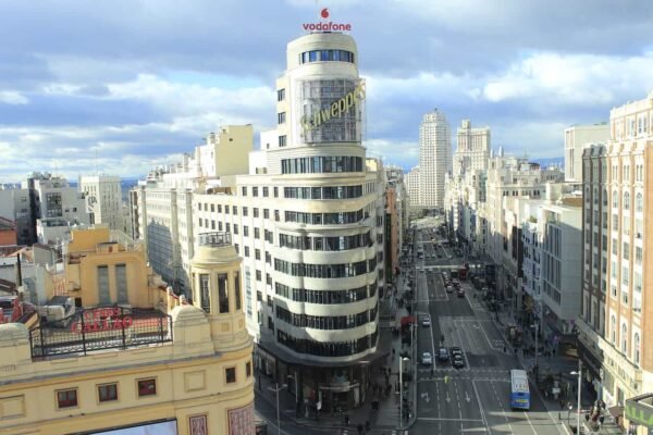 LO MÁS DESTACADO DE MADRID, RECORRIDO EN COCHE Y A PIE